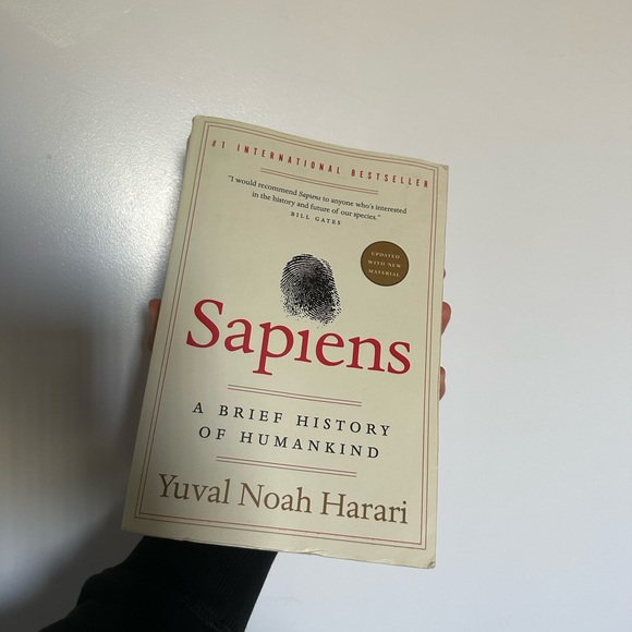 Sapiens - Picture 1 of 3